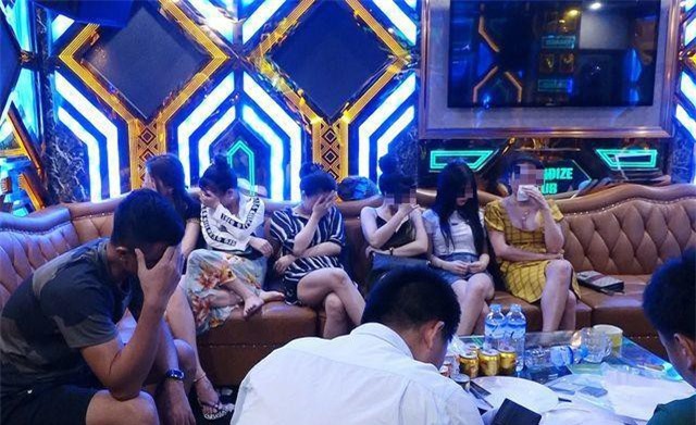 Quảng Bình: Xử phạt quán karaoke có hàng chục thanh niên "bay lắc" phê ma túy