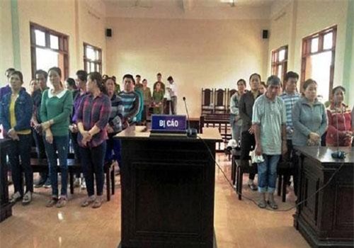 Quảng Ngãi: Chặn quốc lộ khiến ách tắc giao thông, 15 bị cáo lãnh án