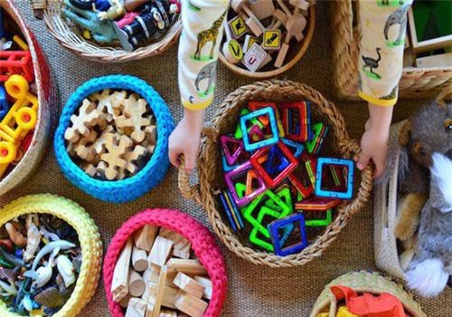 Không cần hò hét con dọn dẹp đồ sau khi chơi, làm theo cách của giáo viên Montessori dưới đây sẽ thấy hiệu quả tức thì