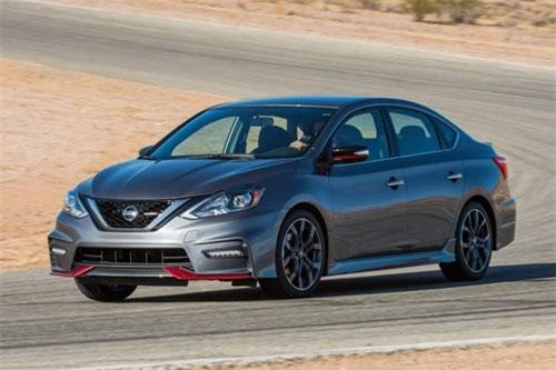 8. Nissan Sentra Nismo 2019 (giá khởi điểm: 25.940 USD).