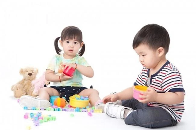 Không cần hò hét con dọn dẹp đồ sau khi chơi, làm theo cách của giáo viên Montessori dưới đây sẽ thấy hiệu quả tức thì - Ảnh 4.