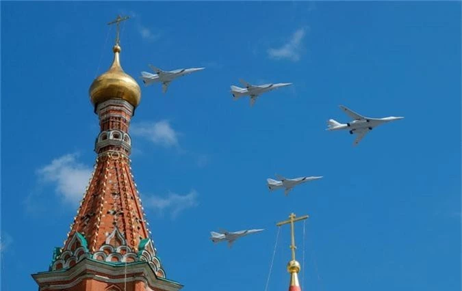 Loat vu khi Nga mang ra duyet binh khien ca chau Au run so-Hinh-7