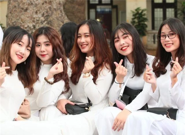 Những nữ sinh xinh đẹp, dễ thương trường Phan Đình Phùng ngày bế giảng - 1