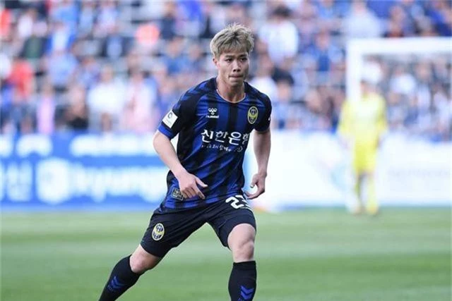 Tân HLV Incheon United nhận xét thẳng thắn về điểm yếu của Công Phượng - 1