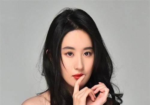 Lưu Diệc Phi xuất hiện cực xinh đẹp trong loạt hình quảng cáo nhưng vẫn bị chê bai chỉ vì một lý do