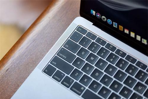 Apple tiếp tục thay miễn phí bàn phím "cánh bướm" trên MacBook