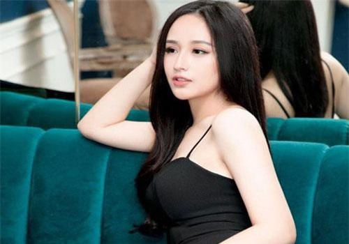 Mai Phương Thúy "thả thính" nam diễn viên có nhà 35 tỷ khiến fan nữ "sôi sục"