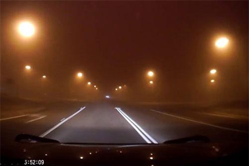 Clip: Bão bụi khổng lồ khiến cả thành phố tối đen như mực