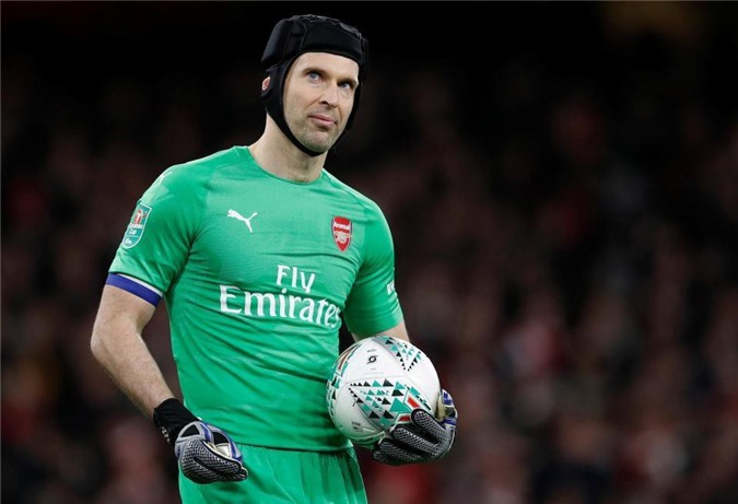 CĐV Arsenal đòi tước ‘vinh dự cuối cùng’ của Petr Cech