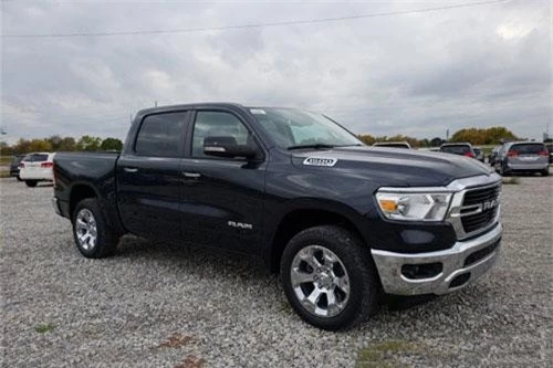 5. RAM 1500 Big Horn/Lone Star 4x4 Crew Cab Long Box 2019.