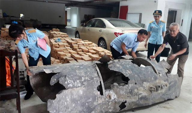 Phát hiện vật thể lạ được kéo lên từ Vịnh Hạ Long