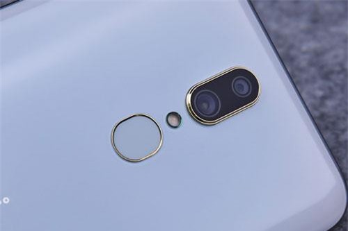 Cận cảnh Oppo A9: Camera kép, RAM 6 GB, pin 4.020 mAh, giá hơn 6,21 triệu