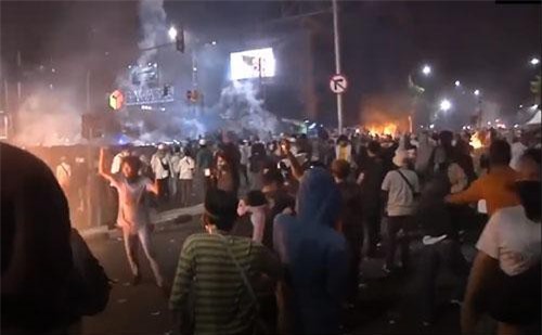 CLIP: Hàng nghìn người Indonesia xuống đường biểu tình 