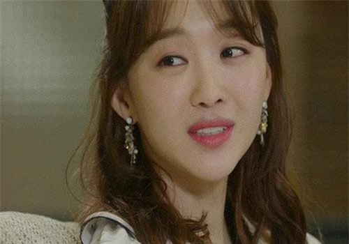 Vừa mua cái váy mới đã bị mẹ chồng bảo “làm đỏm”, nàng dâu nhắc lại câu nói năm xưa của bà khiến bà im bặt