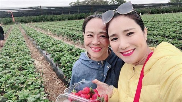 Cát Tường khoe thư tay mẹ viết, dặn dò con “không gian dối"