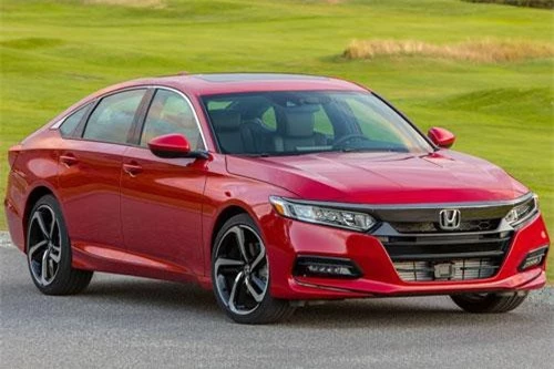 6. Honda Accord (doanh số: 127.339 chiếc).