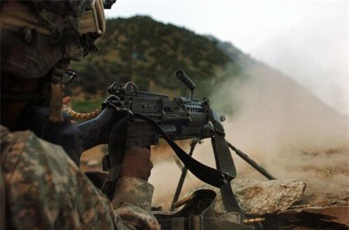 Lạ lùng khẩu trung liên ưa thích của đặc nhiệm Navy SEALs