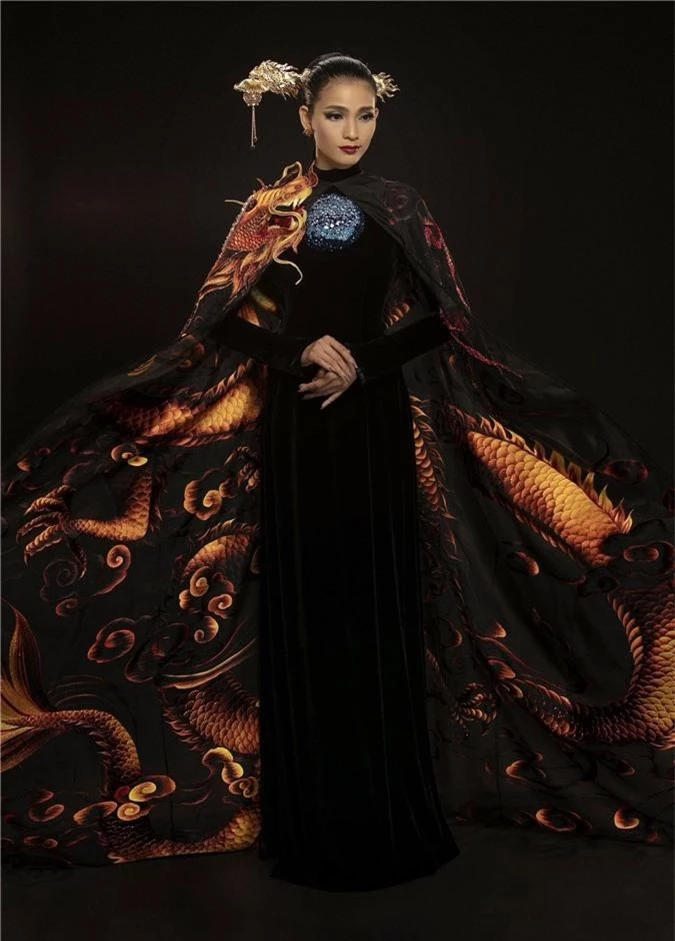 Cận cảnh bộ áo dài giúp Trương Thị May gây ấn tượng sau màn xuất hiện phô phang của Ngọc Trinh tại Cannes 2019 - Ảnh 1.