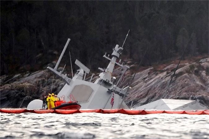 Chet ngat voi so tien Na Uy dinh bo ra sua tau KNM Helge Ingstad-Hinh-3