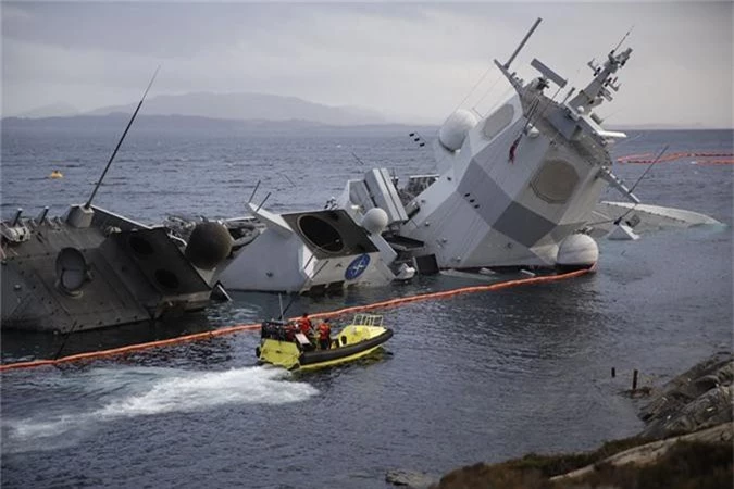 Chet ngat voi so tien Na Uy dinh bo ra sua tau KNM Helge Ingstad-Hinh-6