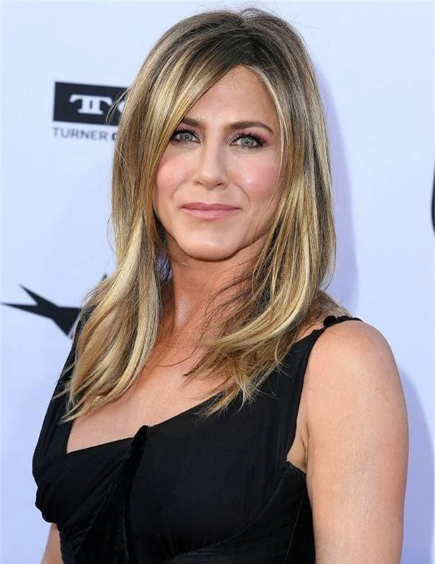 Jennifer Aniston chi hơn 1 triệu USD phẫu thuật thẩm mỹ để quay trở lại bên chồng cũ Brad Pitt? - Ảnh 1.