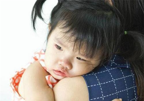 Chuyên gia tâm lý giải đáp vì sao nhiều bé chỉ hư với mẹ mà không phải ai khác