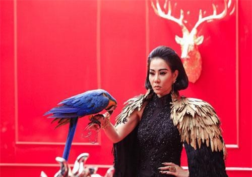 Lộ hình ảnh sắc sảo uy quyền và bộ váy gây choáng của Thu Minh trong dự án “kinh khủng nhất từ trước tới nay”