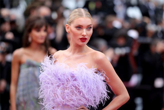 Elsa Hosk rực rỡ với váy tím dự LHP Cannes