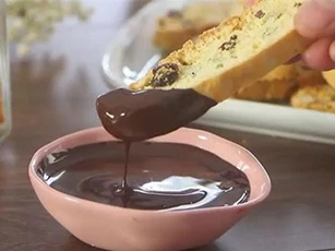 Cách làm bánh Biscotti đủ vị trái cây khô giòn tan trong miệng
