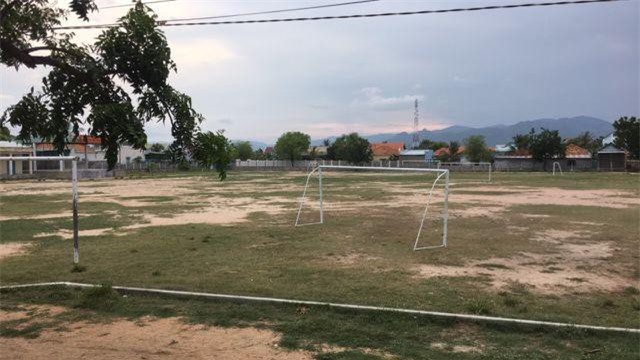 Ninh Thuận: Chơi đá bóng trong mưa, 2 học sinh lớp 6 bị sét đánh thương vong