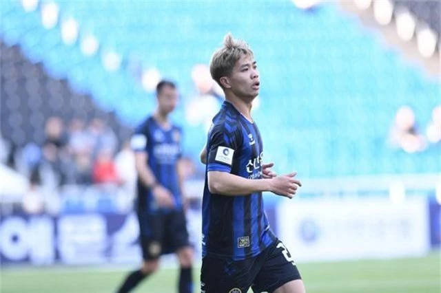 Tân HLV Incheon United giải thích lý do không sử dụng Công Phượng - 1