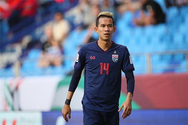 Ngôi sao Thái Lan đánh trọng tài tuyên bố rút khỏi đội tuyển