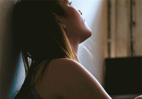 Sau bao cay đăng, cứ tưởng sắp được làm đám cưới thì ngờ đâu mẹ người yêu lại nhất quyết tuyệt thực để phản đối cuộc hôn nhân này