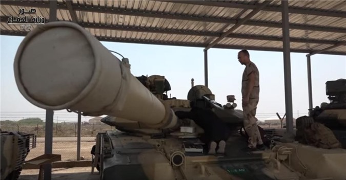 Clip: Thăm lữ đoàn tăng T-90S của quốc gia mua cùng đợt với Việt Nam