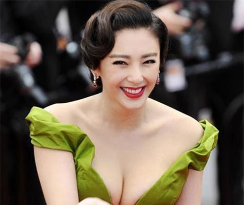 "Song Hye Kyo Trung Quốc" như tượng sáp sau 2 lần sửa mặt