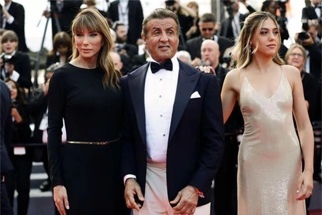 Rambo hạnh phúc cùng vợ con dự LHP Cannes - 7