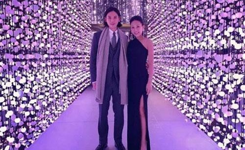 Cặp đôi mới của giới siêu giàu Hong Kong: Con trai Á hậu yêu cháu gái trùm bất động sản