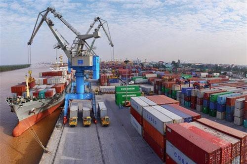 Việt Nam nhập siêu 1,8 tỷ USD trong nửa đầu tháng 5