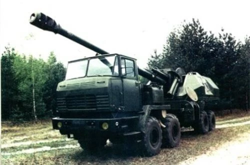 Phiên bản chỉ dừng ở giai đoạn thử nghiệm 2S21 Msta-K với khẩu đại pháo 152,4mm đặt trên khung gầm xe bánh lốp hạng nặng 8x8. 
