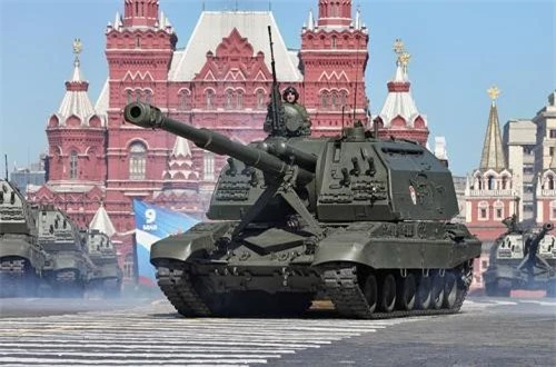 2S19 Msta-S nặng 42 tấn, dài 7,155m, cao 2,99m, rộng 3,38m, kíp chiến đấu 5 người. Khẩu pháo thiết kế trên khung gầm xe tăng chủ lực T-80 nhưng dùng động cơ diesel của T-72.