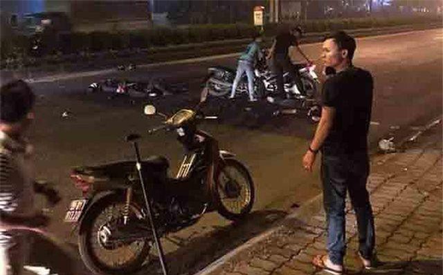 Hà Nội: Khởi tố vụ án xe máy kẹp 3 tông xe cảnh sát khiến một Đại uý công an tử vong