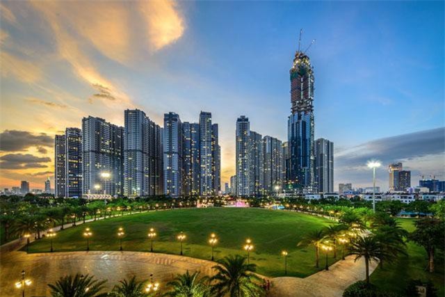 “Sốt” bất động sản: Choáng với mục tiêu doanh thu 3,3 tỷ USD của Vinhomes