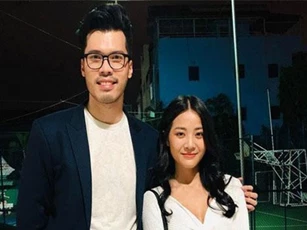 Giữ đúng lời hứa, trai đẹp của "Người ấy là ai" quyết đợi ở nhà xe để đưa nữ chính về dù bị loại sớm