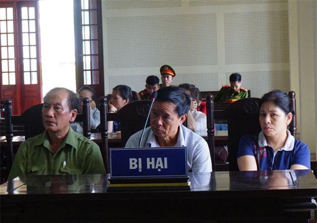 Nghệ An: Cho mượn sổ đỏ, gần 10 năm khốn khổ theo hầu tòa