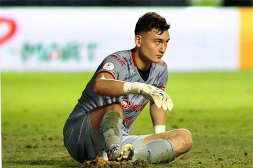 Lần đầu gặp Xuân Trường, Văn Lâm để thua đáng tiếc