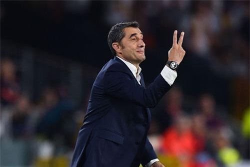Báo Tây Ban Nha chỉ ra hàng loạt “tội” của HLV Valverde ở Barcelona