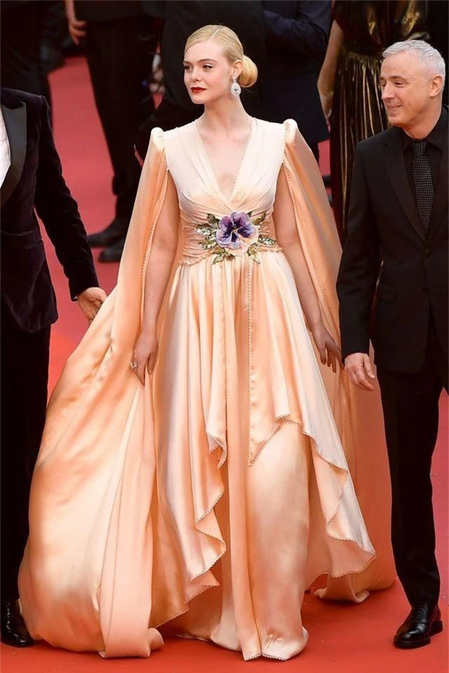 Những bộ váy đẹp nhất trên thảm đỏ Cannes 2019 - 36