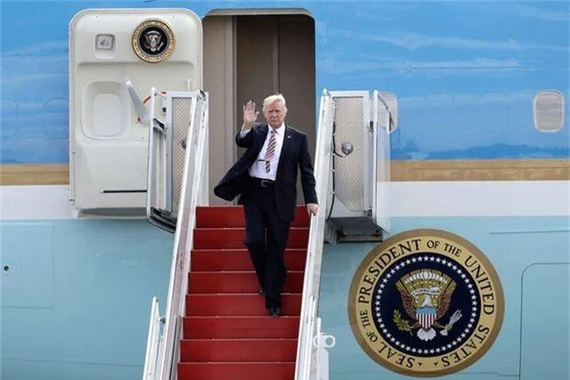 Tiết lộ thói quen của Tổng thống Trump trên chuyên cơ Không Lực Một - 1