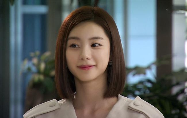 Lần đầu ra mắt mẹ chồng đã tuyên bố "nhất con, nhì cháu" rồi chê bai nàng dâu, cô lịch sự đáp trả khiến bà sững sờ