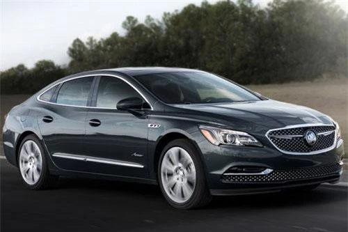 4. Buick LaCrosse 2019 (điểm số: 8,7/10, giá khởi điểm: 29.570 USD).